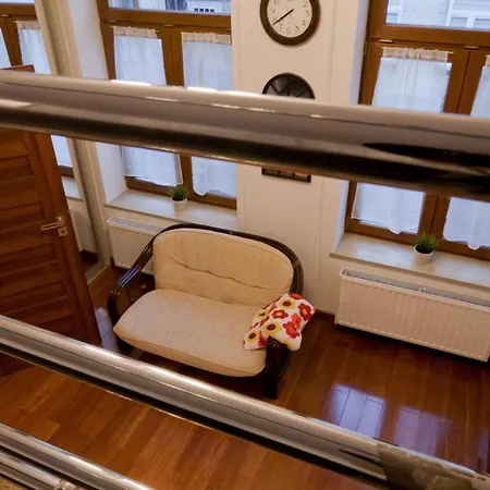 Magic Apartment-3